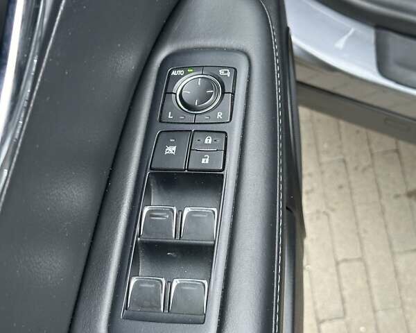 Серый Лексус РХ, объемом двигателя 2 л и пробегом 146 тыс. км за 28500 $, фото 14 на Automoto.ua