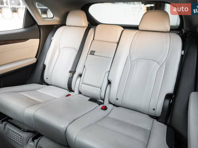 Лексус РХ 2018 в Одессе на Automoto.ua Серый Лексус РХ, объемом двигателя 3.46 л и пробегом 94 тыс. км за 35900 $, фото 54 на Automoto.ua