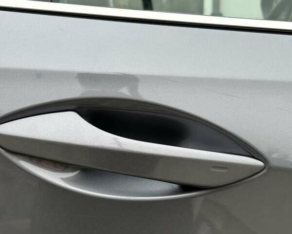 Серый Лексус РХ, объемом двигателя 2 л и пробегом 146 тыс. км за 29999 $, фото 12 на Automoto.ua