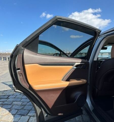 Сірий Лексус РХ, об'ємом двигуна 2 л та пробігом 97 тис. км за 32555 $, фото 61 на Automoto.ua