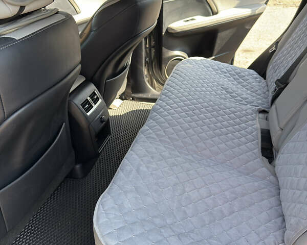 Серый Лексус РХ, объемом двигателя 3.46 л и пробегом 47 тыс. км за 44000 $, фото 18 на Automoto.ua