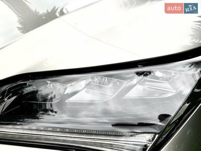 Лексус РХ 2019 у Рівному на Automoto.ua Сірий Лексус РХ, об'ємом двигуна 3.46 л та пробігом 62 тис. км за 38500 $, фото 10 на Automoto.ua