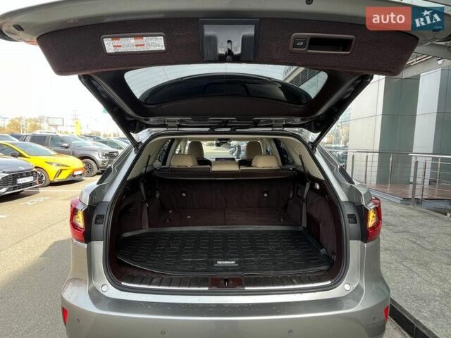 Серый Лексус РХ, объемом двигателя 3.46 л и пробегом 200 тыс. км за 35905 $, фото 10 на Automoto.ua