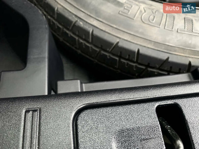 Лексус РХ 2019 у Рівному на Automoto.ua Сірий Лексус РХ, об'ємом двигуна 3.46 л та пробігом 62 тис. км за 38500 $, фото 55 на Automoto.ua