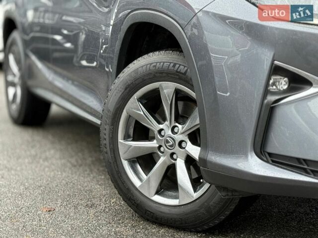 Серый Лексус РХ, объемом двигателя 2 л и пробегом 50 тыс. км за 44000 $, фото 5 на Automoto.ua