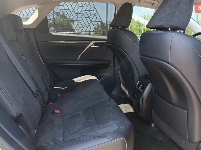 Сірий Лексус РХ, об'ємом двигуна 2 л та пробігом 104 тис. км за 32035 $, фото 6 на Automoto.ua