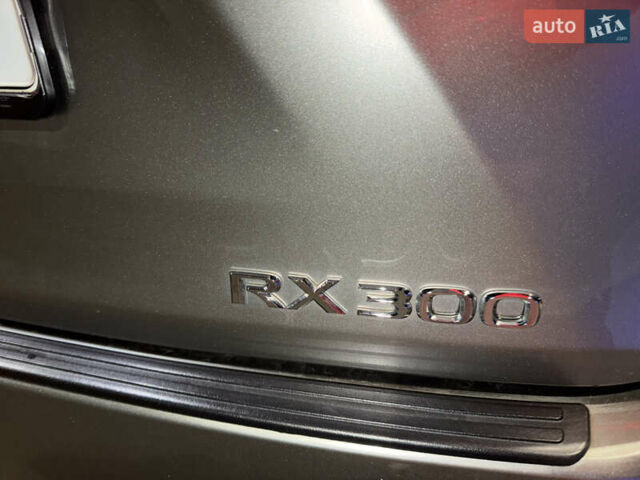 Серый Лексус РХ, объемом двигателя 3.3 л и пробегом 130 тыс. км за 32500 $, фото 10 на Automoto.ua