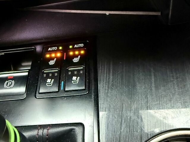 Сірий Лексус РХ, об'ємом двигуна 2 л та пробігом 77 тис. км за 38900 $, фото 10 на Automoto.ua