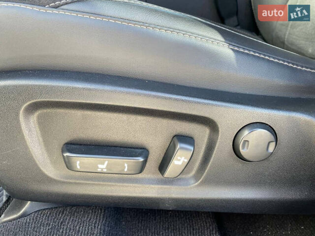 Серый Лексус РХ, объемом двигателя 2 л и пробегом 120 тыс. км за 33500 $, фото 24 на Automoto.ua