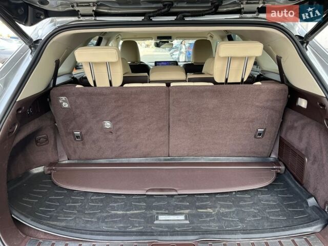 Серый Лексус РХ, объемом двигателя 3.46 л и пробегом 200 тыс. км за 35905 $, фото 13 на Automoto.ua