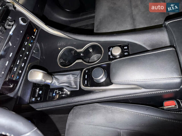 Серый Лексус РХ, объемом двигателя 3.3 л и пробегом 130 тыс. км за 32500 $, фото 5 на Automoto.ua