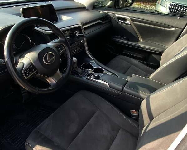 Лексус РХ 2019 у Дніпро (Дніпропетровську) на Automoto.ua Сірий Лексус РХ, об'ємом двигуна 2 л та пробігом 142 тис. км за 33000 $, фото 3 на Automoto.ua