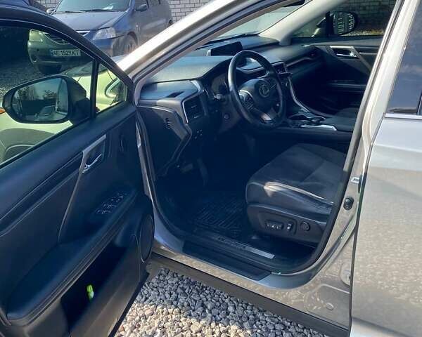 Лексус РХ 2019 у Дніпро (Дніпропетровську) на Automoto.ua Сірий Лексус РХ, об'ємом двигуна 2 л та пробігом 142 тис. км за 33000 $, фото 4 на Automoto.ua