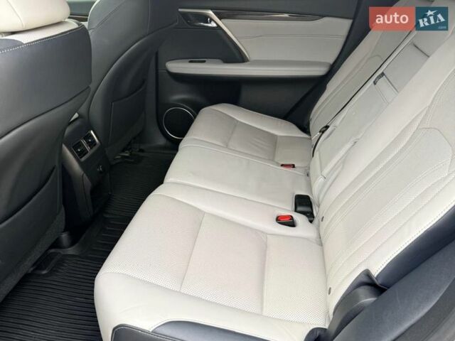 Серый Лексус РХ, объемом двигателя 3.5 л и пробегом 61 тыс. км за 41300 $, фото 14 на Automoto.ua