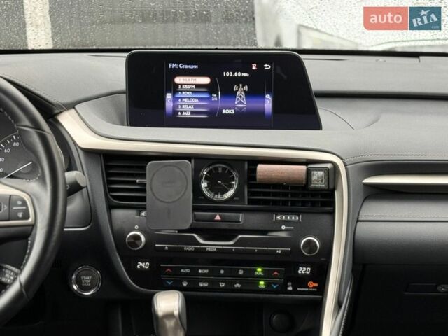 Серый Лексус РХ, объемом двигателя 2 л и пробегом 50 тыс. км за 44000 $, фото 16 на Automoto.ua