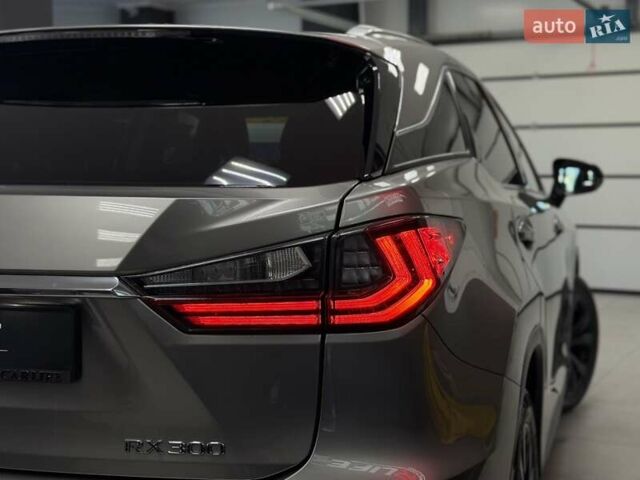 Лексус РХ 2019 у Тернополі на Automoto.ua Сірий Лексус РХ, об'ємом двигуна 2 л та пробігом 61 тис. км за 39900 $, фото 14 на Automoto.ua