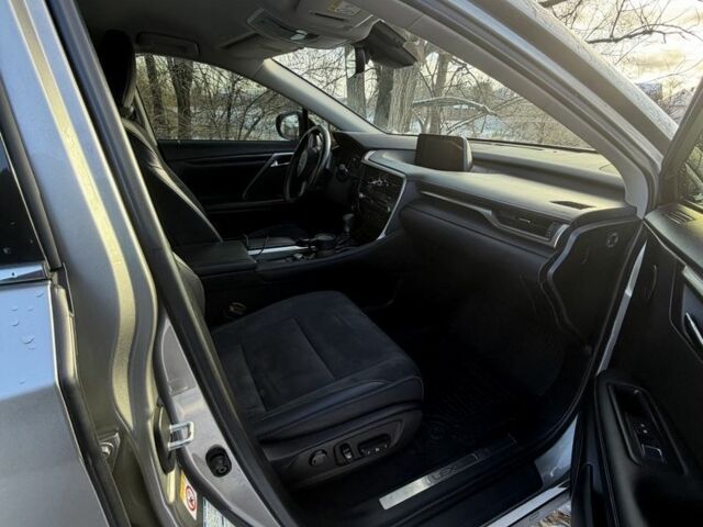 Сірий Лексус РХ, об'ємом двигуна 2 л та пробігом 180 тис. км за 30000 $, фото 4 на Automoto.ua