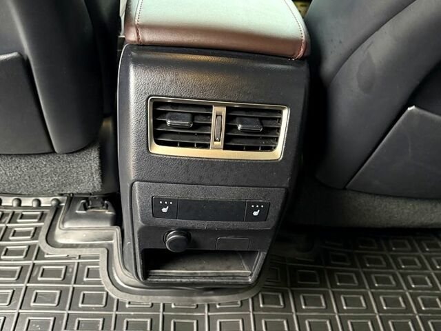 Сірий Лексус РХ, об'ємом двигуна 2 л та пробігом 77 тис. км за 38900 $, фото 12 на Automoto.ua