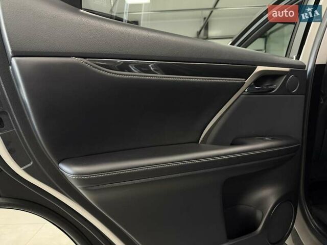 Лексус РХ 2019 у Тернополі на Automoto.ua Сірий Лексус РХ, об'ємом двигуна 2 л та пробігом 61 тис. км за 39900 $, фото 40 на Automoto.ua