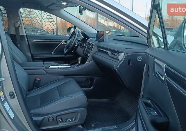 Серый Лексус РХ, объемом двигателя 2 л и пробегом 89 тыс. км за 44706 $, фото 5 на Automoto.ua