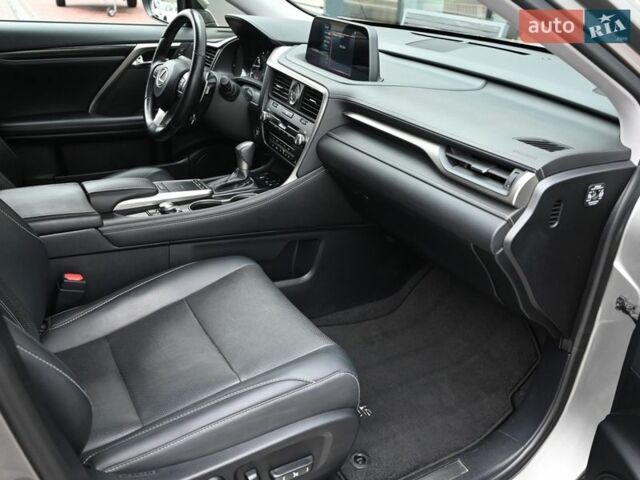 Сірий Лексус РХ, об'ємом двигуна 2 л та пробігом 72 тис. км за 37783 $, фото 5 на Automoto.ua