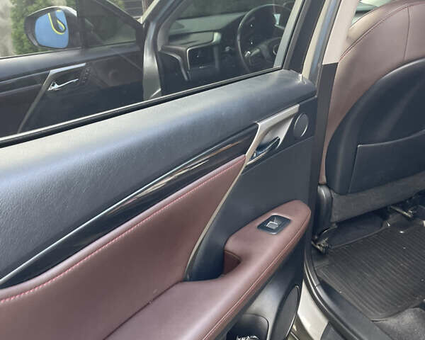 Лексус РХ 2019 в Одессе на Automoto.ua Серый Лексус РХ, объемом двигателя 2 л и пробегом 129 тыс. км за 45500 $, фото 5 на Automoto.ua