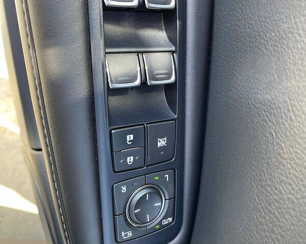 Серый Лексус РХ, объемом двигателя 2 л и пробегом 120 тыс. км за 33500 $, фото 20 на Automoto.ua