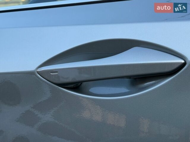 Серый Лексус РХ, объемом двигателя 3.46 л и пробегом 9 тыс. км за 52699 $, фото 18 на Automoto.ua