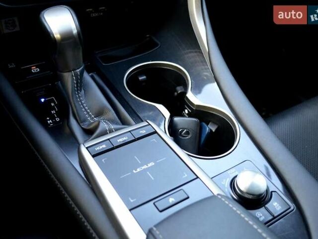 Сірий Лексус РХ, об'ємом двигуна 2 л та пробігом 86 тис. км за 46900 $, фото 32 на Automoto.ua