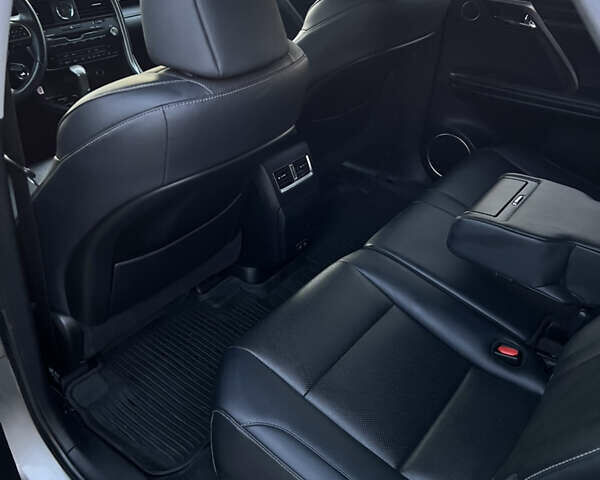 Сірий Лексус РХ, об'ємом двигуна 3.5 л та пробігом 65 тис. км за 49999 $, фото 10 на Automoto.ua