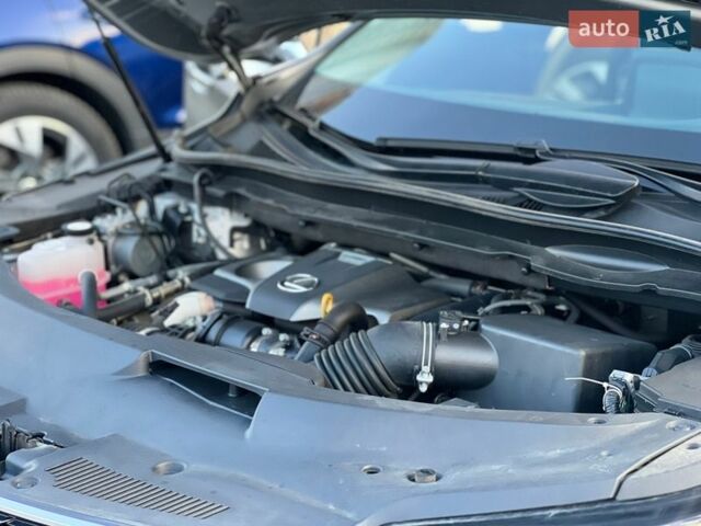 Серый Лексус РХ, объемом двигателя 2 л и пробегом 64 тыс. км за 44900 $, фото 73 на Automoto.ua
