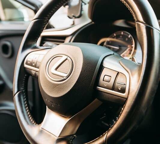 Сірий Лексус РХ, об'ємом двигуна 2 л та пробігом 73 тис. км за 39990 $, фото 16 на Automoto.ua