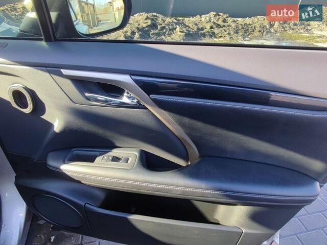 Серый Лексус РХ, объемом двигателя 2 л и пробегом 64 тыс. км за 44500 $, фото 9 на Automoto.ua