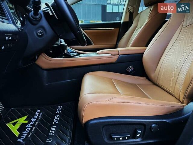 Лексус РХ 2021 в Киеве на Automoto.ua Серый Лексус РХ, объемом двигателя 3.46 л и пробегом 9 тыс. км за 53999 $, фото 26 на Automoto.ua