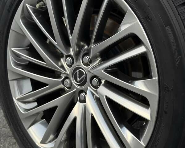 Серый Лексус РХ, объемом двигателя 3.5 л и пробегом 39 тыс. км за 64000 $, фото 32 на Automoto.ua