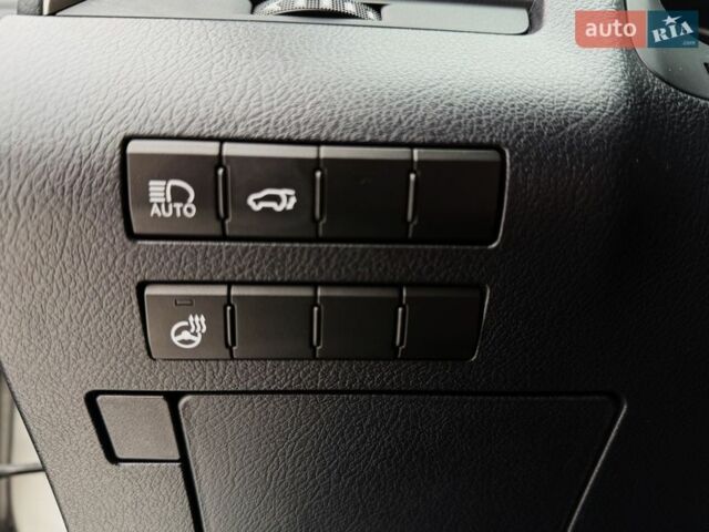 Серый Лексус РХ, объемом двигателя 3.46 л и пробегом 9 тыс. км за 52799 $, фото 40 на Automoto.ua