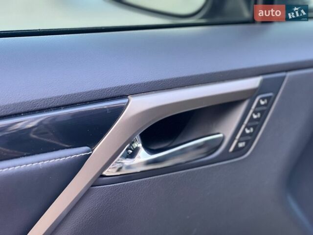 Серый Лексус РХ, объемом двигателя 2 л и пробегом 64 тыс. км за 44900 $, фото 48 на Automoto.ua