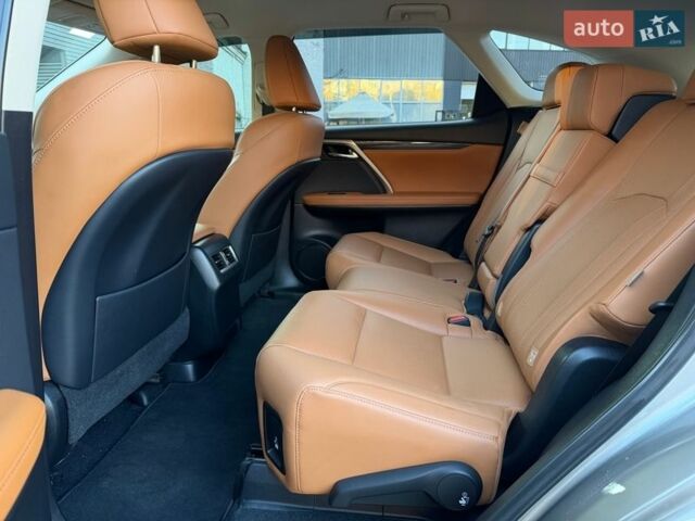 Серый Лексус РХ, объемом двигателя 3.46 л и пробегом 9 тыс. км за 52699 $, фото 32 на Automoto.ua