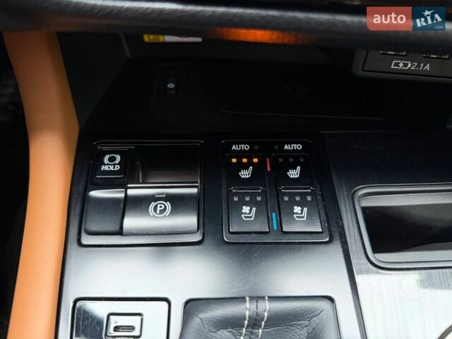 Серый Лексус РХ, объемом двигателя 3.46 л и пробегом 9 тыс. км за 52799 $, фото 41 на Automoto.ua