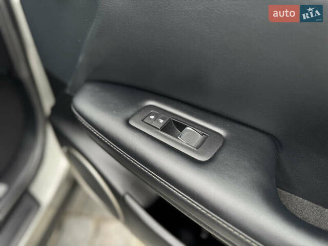 Серый Лексус РХ, объемом двигателя 3.5 л и пробегом 29 тыс. км за 43500 $, фото 67 на Automoto.ua