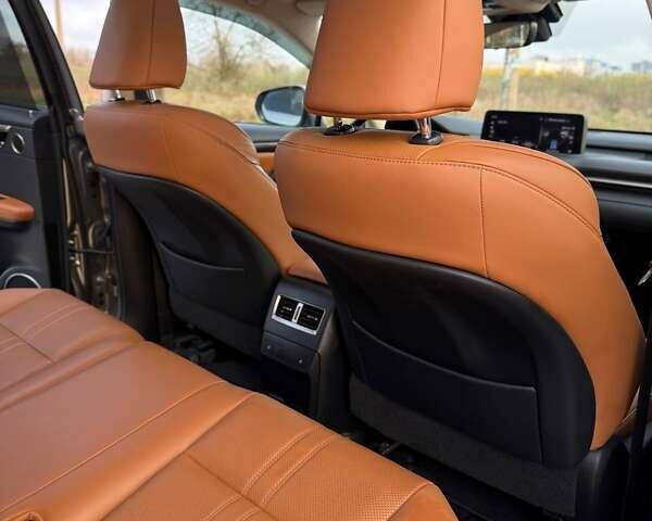 Серый Лексус РХ, объемом двигателя 3.5 л и пробегом 39 тыс. км за 64000 $, фото 46 на Automoto.ua