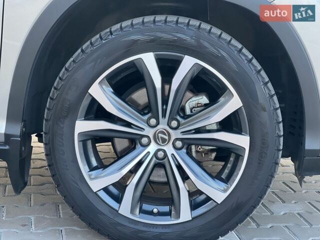 Серый Лексус РХ, объемом двигателя 2 л и пробегом 64 тыс. км за 44900 $, фото 45 на Automoto.ua