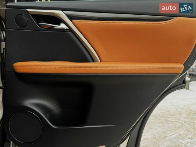 Серый Лексус РХ, объемом двигателя 3.46 л и пробегом 9 тыс. км за 52799 $, фото 32 на Automoto.ua