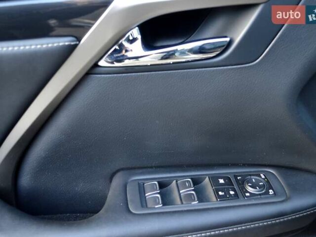 Сірий Лексус РХ, об'ємом двигуна 2 л та пробігом 86 тис. км за 46900 $, фото 19 на Automoto.ua