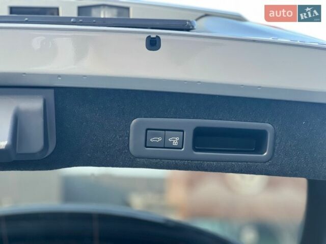 Серый Лексус РХ, объемом двигателя 2 л и пробегом 64 тыс. км за 44900 $, фото 71 на Automoto.ua