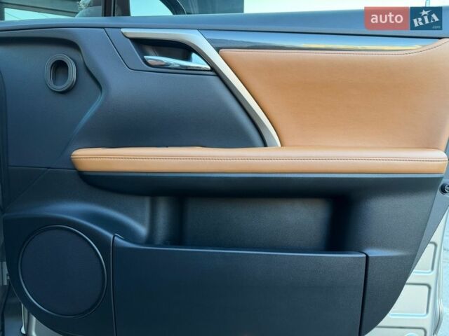 Серый Лексус РХ, объемом двигателя 3.46 л и пробегом 9 тыс. км за 52699 $, фото 35 на Automoto.ua