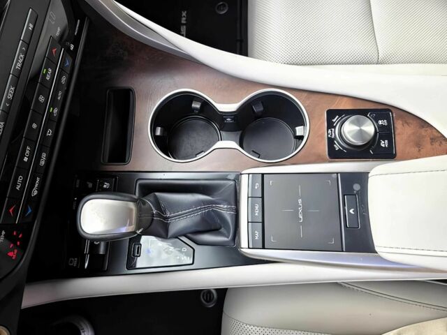 Серый Лексус РХ, объемом двигателя 0 л и пробегом 12 тыс. км за 40400 $, фото 11 на Automoto.ua