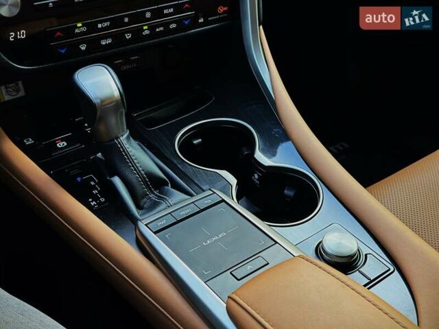Лексус РХ 2021 в Киеве на Automoto.ua Серый Лексус РХ, объемом двигателя 3.46 л и пробегом 9 тыс. км за 53999 $, фото 48 на Automoto.ua