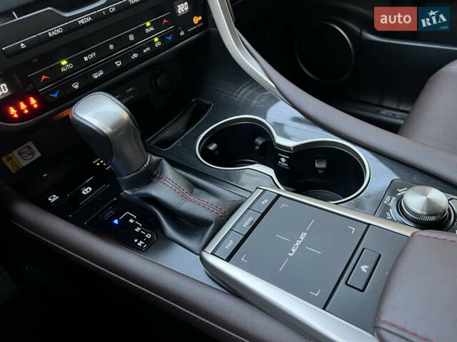 Лексус РХ 2021 в Киеве на Automoto.ua Серый Лексус РХ, объемом двигателя 3.46 л и пробегом 62 тыс. км за 46889 $, фото 24 на Automoto.ua