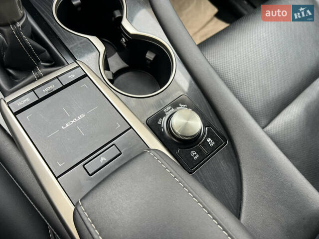 Сірий Лексус РХ, об'ємом двигуна 2 л та пробігом 107 тис. км за 43900 $, фото 48 на Automoto.ua